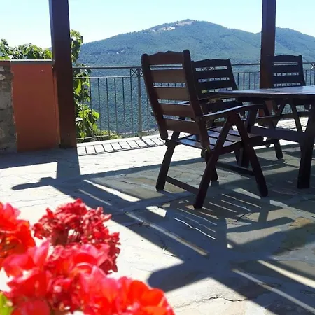 With 2 Bedrooms In With Wonderful Mountain View Shared Pool Furnished Terrace Apartman